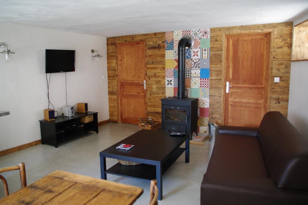 Appartement Dans Chalet De Montagne Bozel Pokoj fotografie